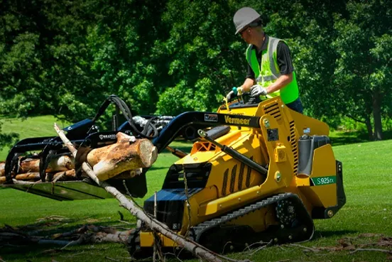 Como as Carregadoras Compactas respondem aos desafios de produtividade e conforto do operador 